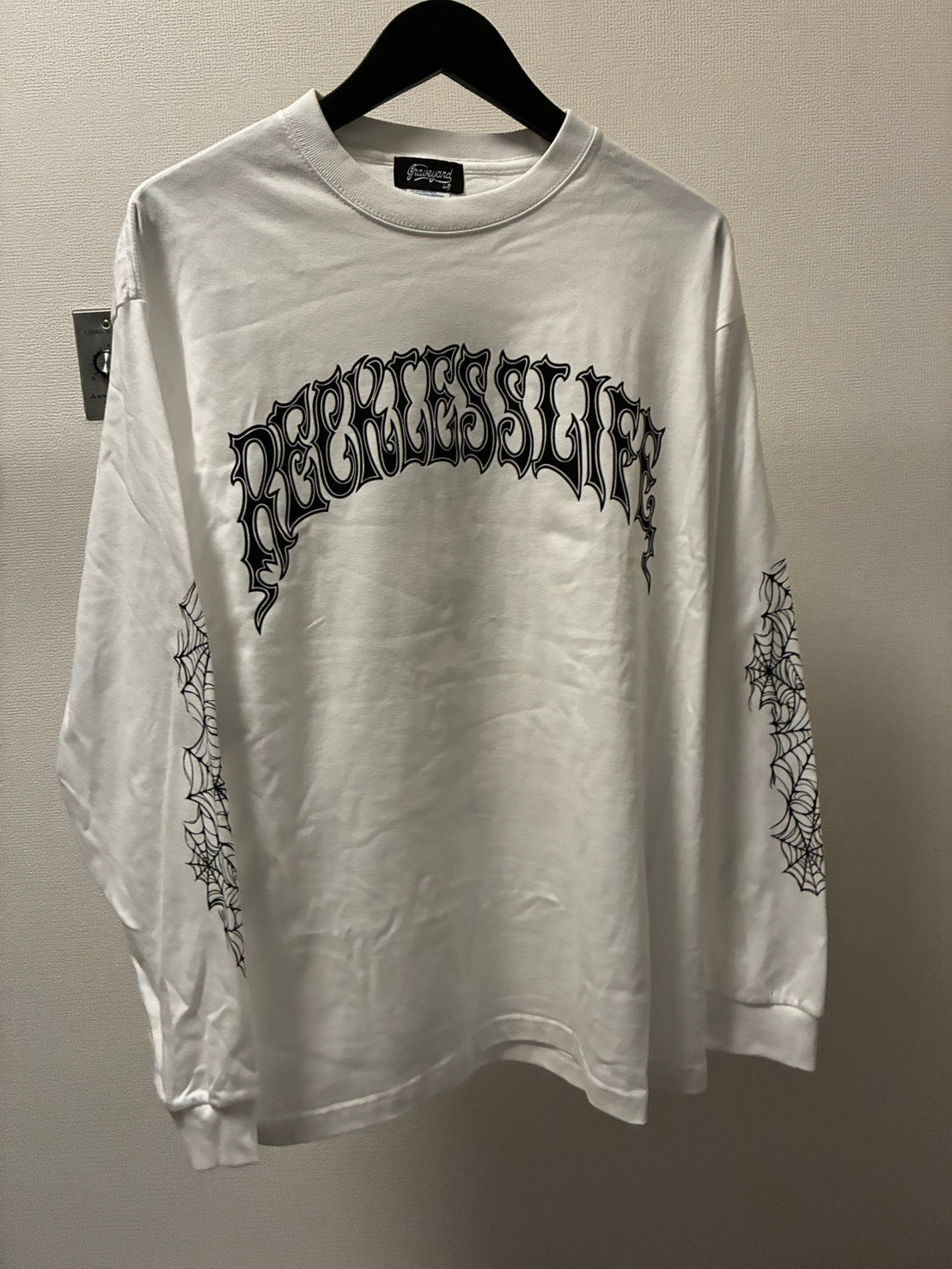 ◆11月中旬〜12月初旬納品プレオーダー◆L/S TEE GYLG×ROX TATTOO WORKS 〈WH×BK〉